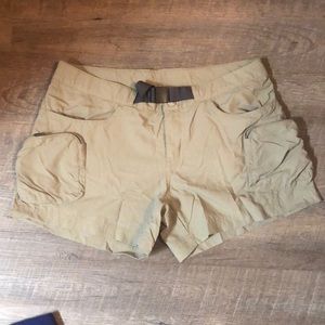 Columbia women’s cargo shorts